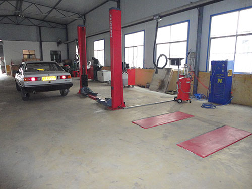南陽工業(yè)學(xué)校汽車實習(xí)工廠